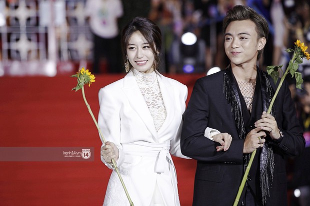 Thảm đỏ Year End Party Hàn-Việt: Soobin - Jiyeon quá đẹp đôi, MAMAMOO, iKON cực hot bên dàn sao Việt đình đám - Ảnh 6.