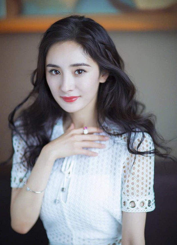 Nữ thần Kim Ưng 2020 mở bình chọn: Dương Mịch - Dương Tử kèn cựa vị trí số 1, Ngô Cẩn Ngôn ngậm ngùi xếp cuối - Ảnh 4. Nữ thần Kim Ưng 2020 mở bình chọn: Dương Mịch - Dương Tử kèn cựa vị trí số 1, Ngô Cẩn Ngôn ngậm ngùi xếp cuối - Ảnh 4.