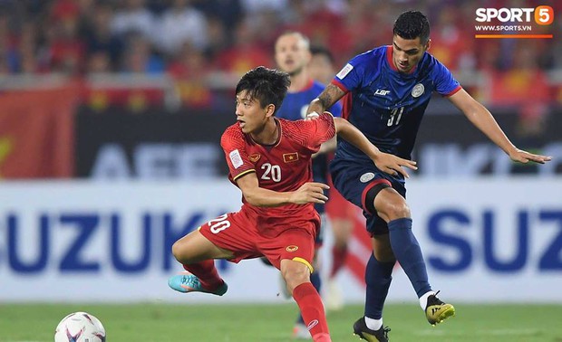 Phá dớp Mỹ Đình hạ Philippines, đội tuyển Việt Nam vào chung kết AFF Cup sau 10 năm chờ đợi - Ảnh 2.