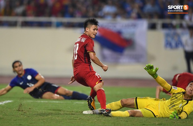 Quang Hải ghi bàn thắng giống hệt tiền bối cùng tên cách đây 10 năm, thêm một dấu hiệu Việt Nam vô địch xuất hiện - Ảnh 3.