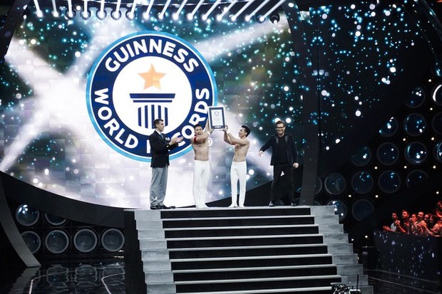 Anh em Quốc Cơ - Quốc Nghiệp kể lại giây phút căng thẳng đảm bảo tính mạng cho nhau hậu xác lập kỷ lục Guinness ở Ý - Ảnh 3.