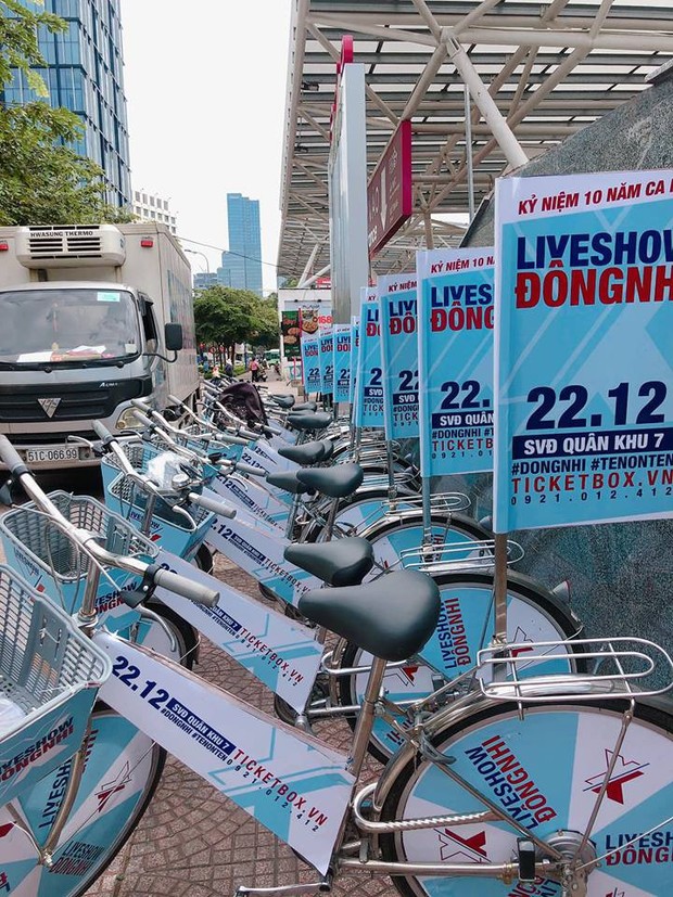Fan Đông Nhi chịu chơi hết cỡ: Phát động chiến dịch đạp xe - tặng vé khắp TP. HCM quảng bá liveshow của thần tượng - Ảnh 3.