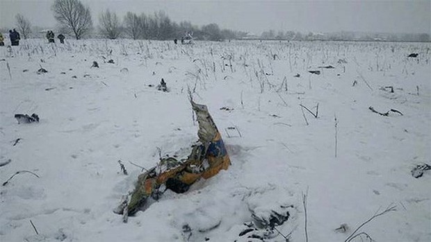  Mảnh vỡ và hình ảnh nạn nhân vụ tai nạn máy bay thảm khốc tại Nga - Ảnh 6.