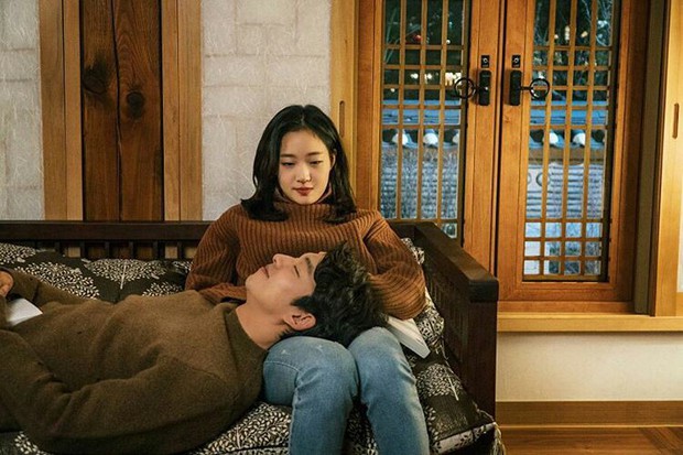 Cười ngất với phản ứng của Song Joong Ki, Lee Min Ho,... khi đọc thoại phim của bà chúa phim sến xứ Hàn - Ảnh 2.