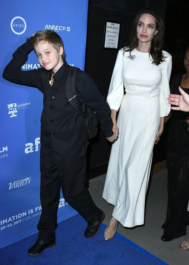 Angelina Jolie's daughter Shiloh is getting taller and more handsome - Photo 3.