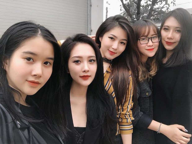 Lộ diện các cô em gái xinh như hot girl của ca sĩ Hương Tràm, một cô trong đó nổi đình đám mạng xã hội - Ảnh 3.