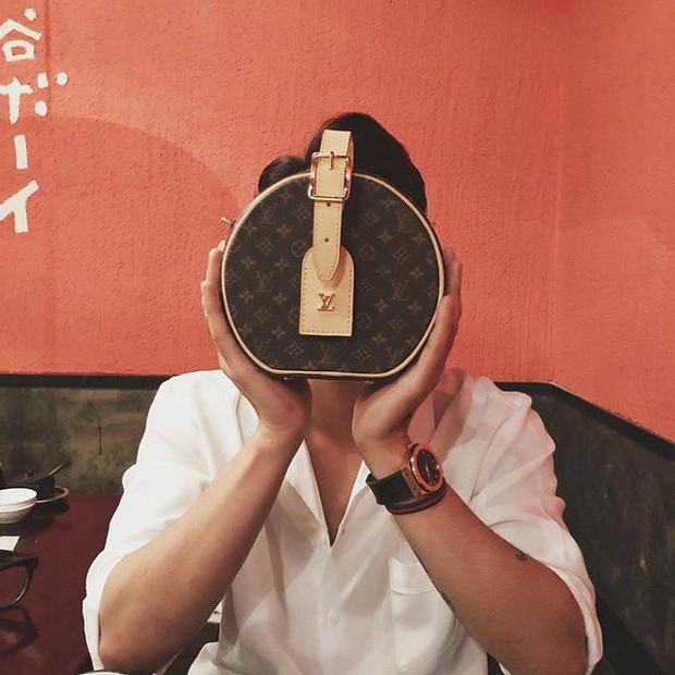 LV Petite Boite Chapeau - chiếc túi có gì đặc biệt mà khiến các tín đồ thời trang thi nhau đụng hàng - Ảnh 28.