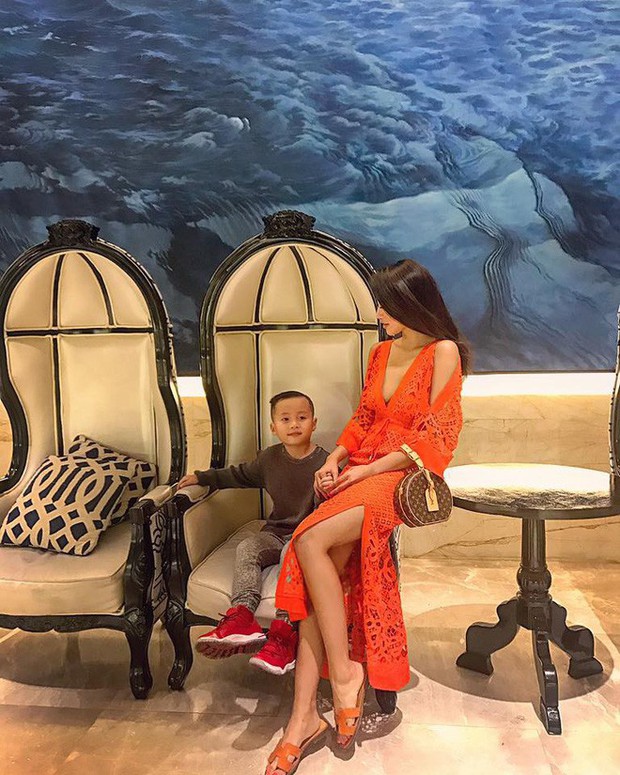LV Petite Boite Chapeau - chiếc túi có gì đặc biệt mà khiến các tín đồ thời trang thi nhau đụng hàng - Ảnh 32.