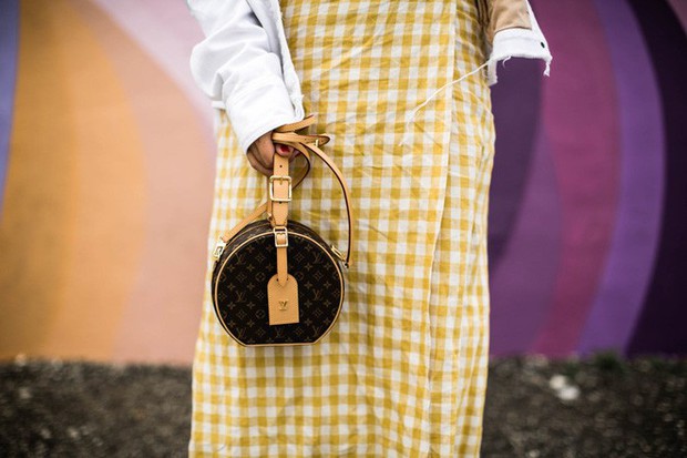 LV Petite Boite Chapeau - chiếc túi có gì đặc biệt mà khiến các tín đồ thời trang thi nhau đụng hàng - Ảnh 5.