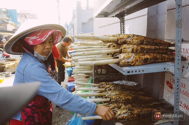 Hàng chục tấn cá lóc giá 150.000 đồng/con được tiêu thụ trong ngày Thần tài ở Sài Gòn - Ảnh 10.