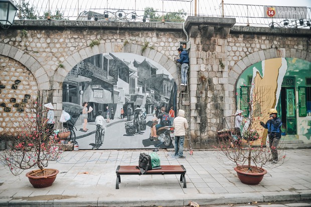 Phố bích họa Phùng Hưng hồi sinh, trở thành phố đi bộ kết nối với không gian chợ Đồng Xuân - Ảnh 2.