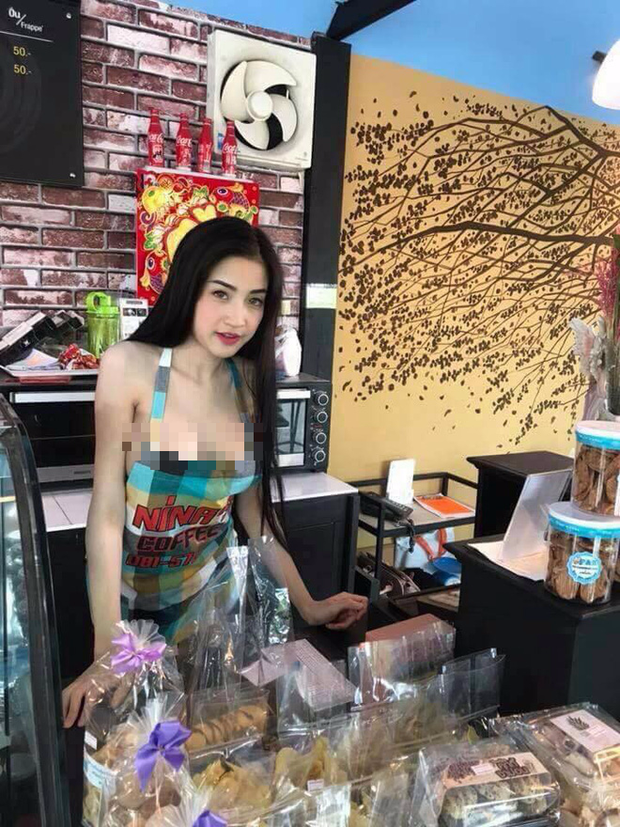 Bị netizen ném đá dữ dội vì ăn mặc phản cảm đứng bán cà phê, nữ người mẫu lên mạng trần tình lý do thực sự - Ảnh 1.