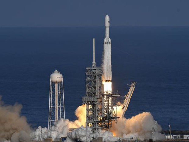 Hành trình của Starman - kẻ du hành đơn độc giữa vũ trụ, đem theo giấc mơ điên rồ cộp mác Elon Musk - Ảnh 1.