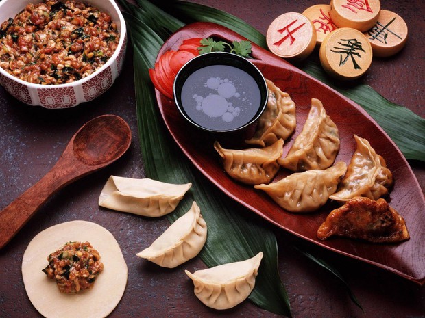 Người Việt có bánh chưng, thịt gà còn mâm cơm truyền thống ở Trung Quốc, Hàn Quốc, Nhật Bản có gì? - Ảnh 2.