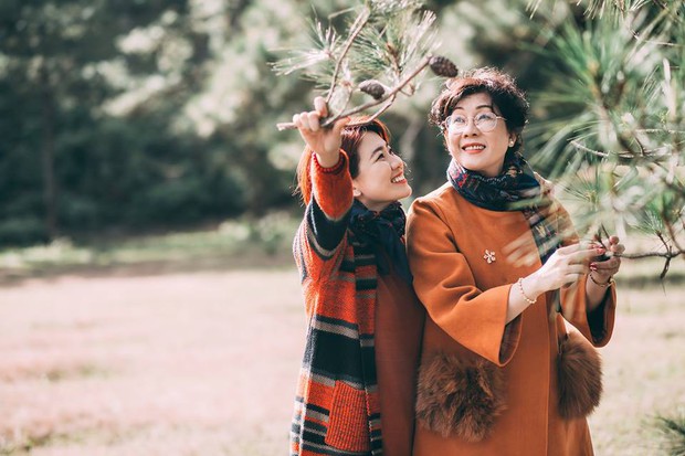Cần gì người yêu, đi Đà Lạt chụp ảnh “couple” cùng mẹ cũng vui chẳng kém - Ảnh 4.