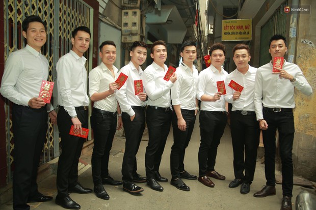 Điểm danh dàn trai Vbiz chưa vợ siêu hot trong đội bê tráp ăn hỏi của Khắc Việt - Ảnh 2.