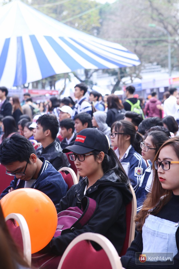 Hơn 10.000 học sinh được tư vấn, giải đáp thắc mắc các vấn đề hot nhất của kỳ thi THPT quốc gia 2018 - Ảnh 11.