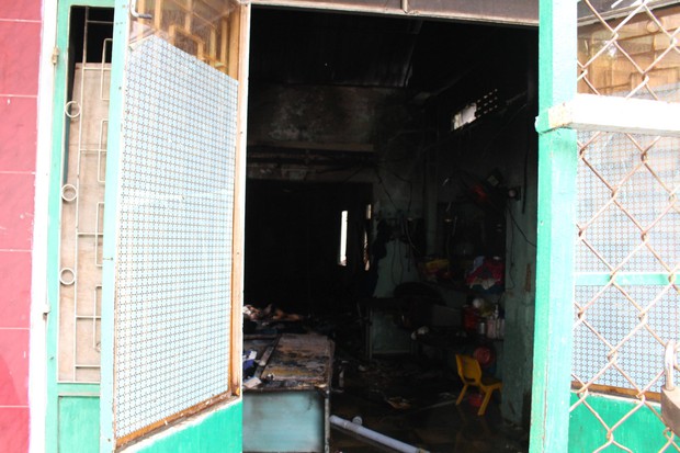 Đà Nẵng: Cháy lan tại nhà trọ giữa trưa, cả xóm náo loạn - Ảnh 5.