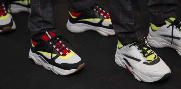 6 mẫu sneakers hot hit được dự đoán sẽ soán ngôi Triple S của Balenciaga - Ảnh 9.