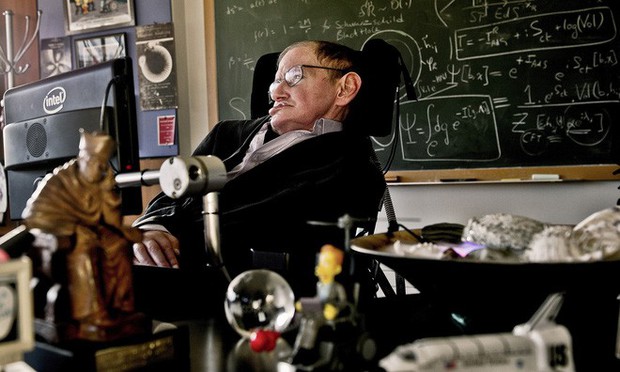 Mất khả năng nói từ năm 1985, Stephen Hawking đã làm cách nào để nói chuyện với thế giới? Hãy hỏi Intel - Ảnh 4.