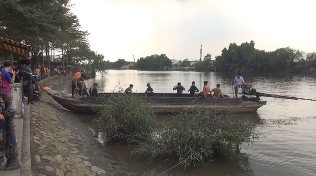 Rủ nhau bơi qua sông, nam thanh niên đuối nước mất tích ở Sài Gòn - Ảnh 2.