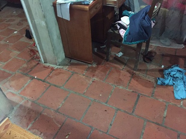 Phú Thọ: Bức xúc vì con gái không nghe lời, cha đẻ vác dao chém bé gái trọng thương - Ảnh 1.