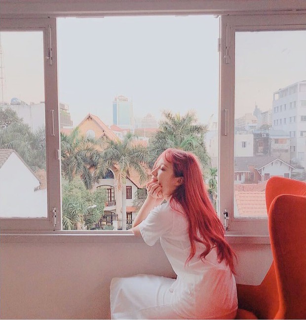 Nhan sắc Hani gây sốt khi đến Việt Nam: Đúng là đẳng cấp mỹ nhân chỉ hơn chứ không thể kém Yoona, Suzy - Ảnh 1.