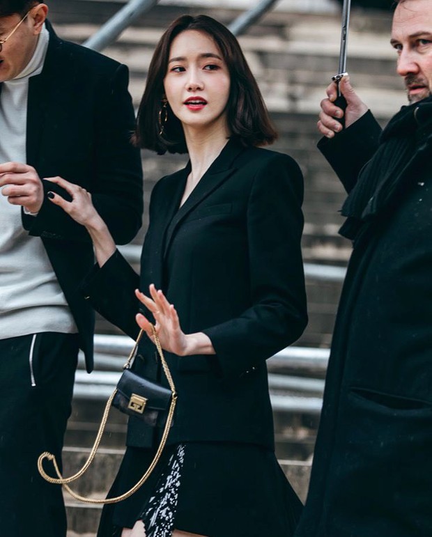 Gầy như cây sậy tại sự kiện, chị em Yoona và Minho lại làm lu mờ tất cả với khí chất ông hoàng bà hoàng - Ảnh 4.