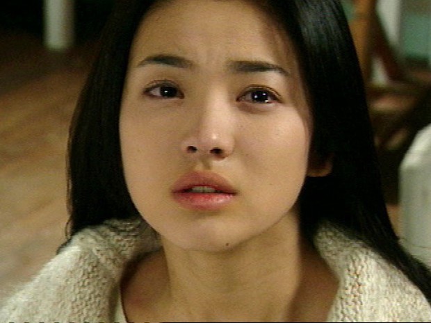 2 quốc bảo nhan sắc Hàn Quốc Song Hye Kyo và Son Ye Jin: Đều đẹp, siêu giàu, nhưng tình duyên lại quá khác biệt - Ảnh 6.
