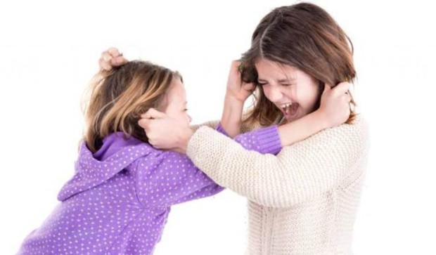 Câu chuyện gây tranh cãi: Cô gái trẻ tâm sự muốn tự tử, coi chị gái như kẻ thù bởi lúc nào cũng bị so sánh, chê bai ngoại hình - Ảnh 2.