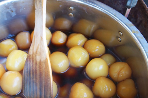 Kỳ lạ những chiếc bánh biết than khóc theo Äúng nghÄ©a Äen khi bá» rán cá»§a ngưá»i Nháºt Bản - Ảnh 6.