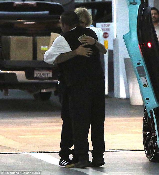 Không còn là tin đồn, Justin Bieber công khai sánh đôi bên người đẹp mới hậu chia tay Selena - Ảnh 9.