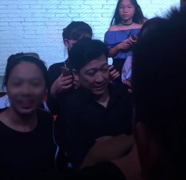 Sở thích ôm hôn đồng nghiệp nữ của Trường Giang đã thay đổi sau scandal với Nam Em? - Ảnh 16.