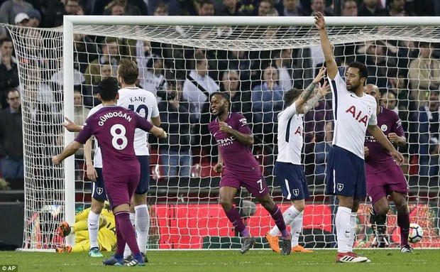 Man City đánh bại Tottenham, chạm tay vào ngôi vô địch - Ảnh 13.