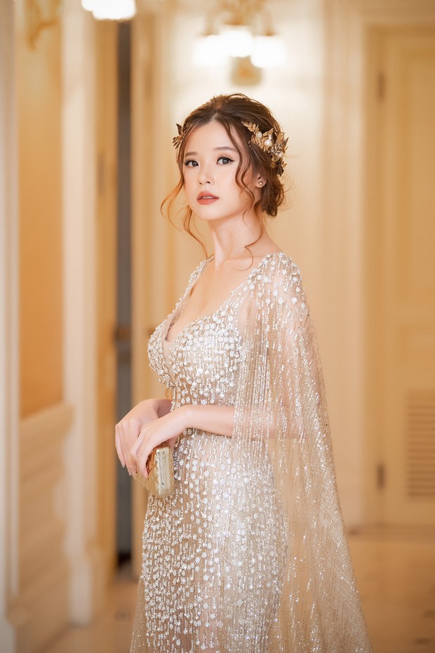 Dậy thì hơi muộn nhưng nhìn bộ cánh mới của Midu ai cũng phải công nhận rằng cô nàng quá khác xưa - Ảnh 3.