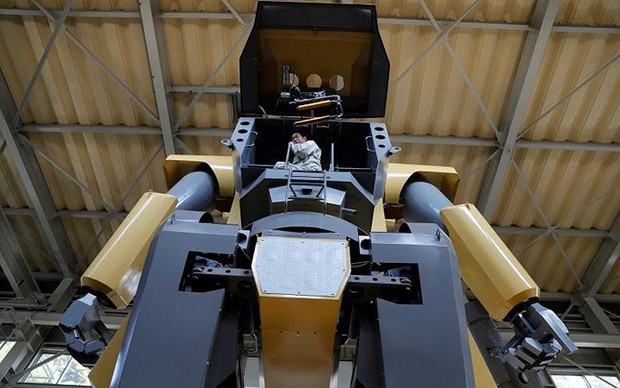 Kỹ sư người Nhật biến giấc mơ robot khổng lồ thành hiện thực - Ảnh 4.