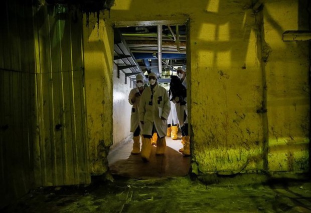 Ám ảnh bên trong nhà máy điện hạt nhân Chernobyl sau hơn 30 năm - Ảnh 9.