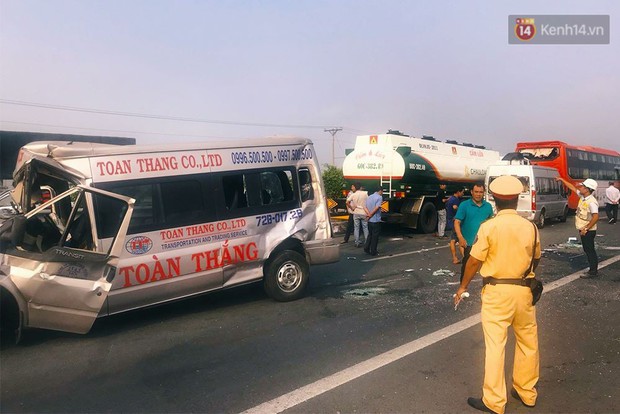 Chùm ảnh: Hiện trường vụ tai nạn liên hoàn trên cao tốc Long Thành - Dầu Giây vì khói rơm rạ mù mịt tấn công - Ảnh 3.