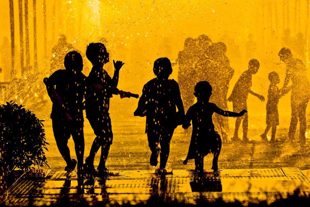Lễ hội té nước Songkran: Đừng giữ mình khô ráo nếu muốn hưởng hạnh phúc! - Ảnh 5.