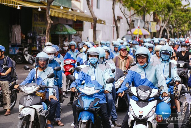 Hàng trăm tài xế tập trung ký tên lưu niệm và diễu hành khắp đường phố Sài Gòn trong ngày chia tay Uber - Ảnh 9.