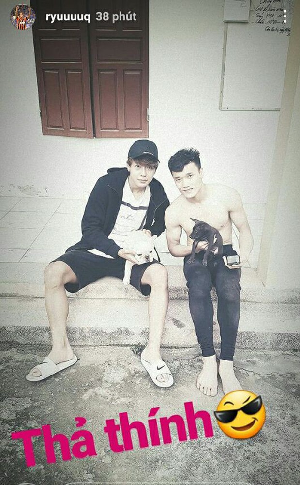 Mặc pyjama đôi, suốt ngày lên sóng Instagram - Bùi Tiến Dũng và trai đẹp FLC Thanh Hoá Ryu đang là cặp bạn thân hot nhất! - Ảnh 2.