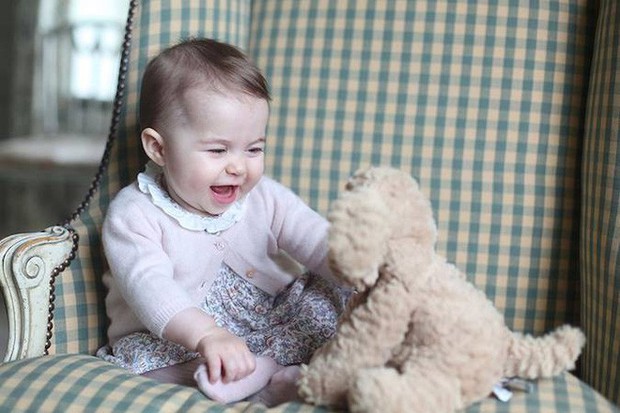 Công nương Kate đã phá vỡ truyền thống hoàng gia bằng hành động khiến ai cũng ngỡ ngàng - Ảnh 9.