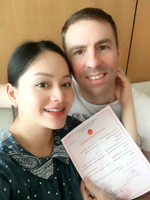 Diễn viên Lan Phương đăng ký kết hôn với bạn trai Tây trước ngày sinh nở - Ảnh 1.