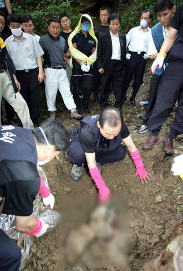 Tên sát nhân hàng loạt man rợ nhất Hàn Quốc: Lấy cảm hứng từ kẻ thủ ác khác, trong vòng 1 năm giết 19 mạng người - Ảnh 4.