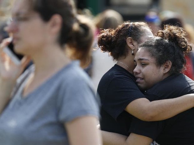Mỹ: Học sinh trung học xả súng trong trường, ít nhất 8 người chết - Ảnh 4.