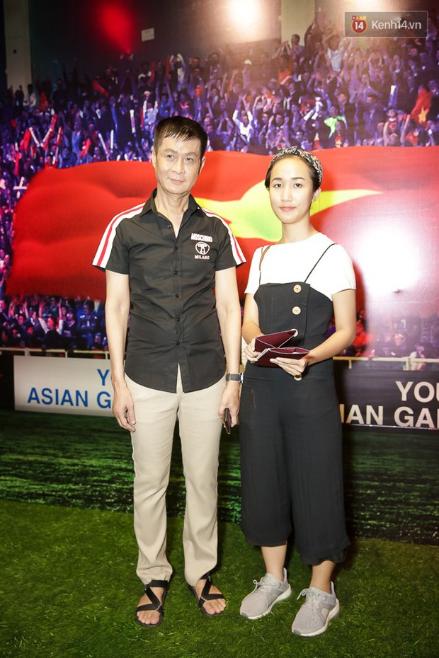 Nhan Phúc Vinh điển trai, nổi bật bên dàn trai xinh gái đẹp trên thảm đỏ ra mắt phim bóng đá 11 Niềm Hy Vọng - Ảnh 12.
