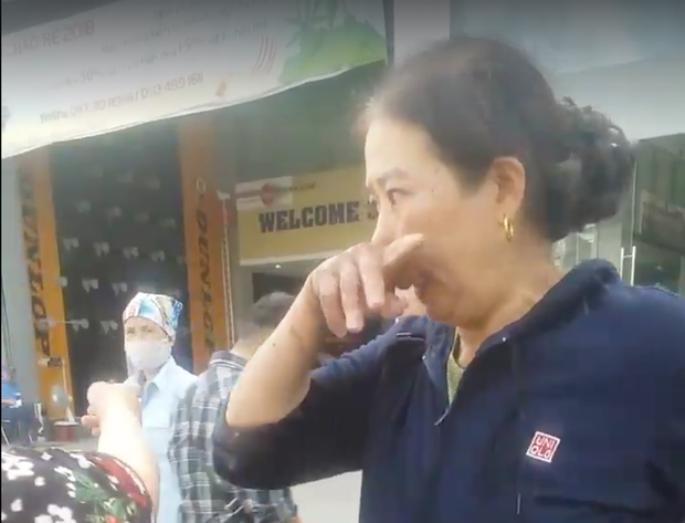 Hà Nội: Đánh rơi 20 triệu tiền chữa bệnh trên taxi, người phụ nữ may mắn được tài xế tốt bụng trả lại - Ảnh 2.