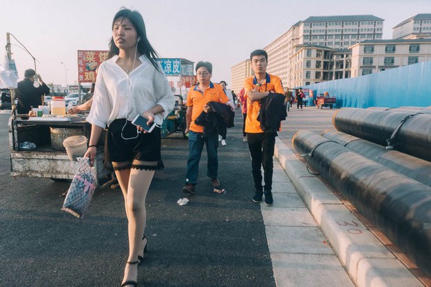 Mục sở thị kinh đô iPhone ở Trung Quốc: Tưởng là nhà máy thôi nhưng hóa ra thứ gì cũng có! - Ảnh 8.