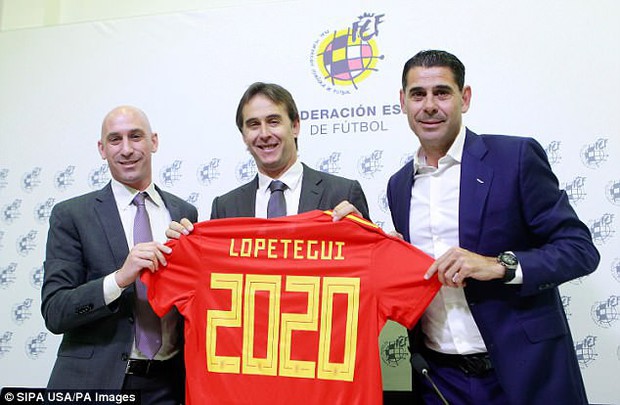 Ngày tập đầu tiên đầy căng thẳng của đội tuyển Tây Ban Nha sau khi sa thải HLV Lopetegui - Ảnh 5.