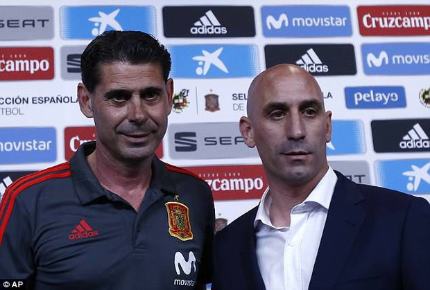 Ngày tập đầu tiên đầy căng thẳng của đội tuyển Tây Ban Nha sau khi sa thải HLV Lopetegui - Ảnh 6.